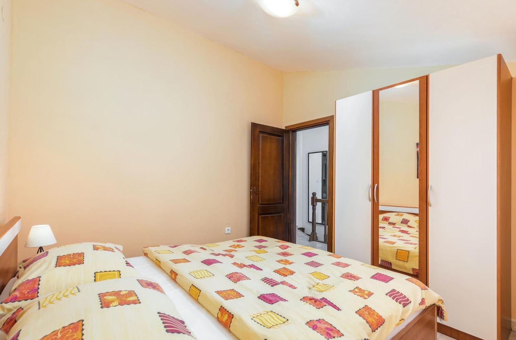 Apartment Buneta With Relaxing Outdoor Area Liznjan Luaran gambar