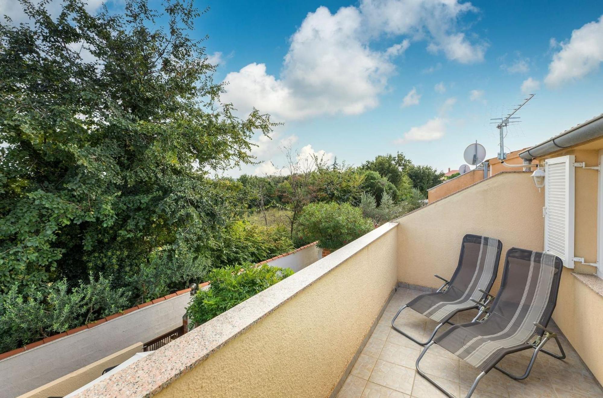 Apartment Buneta With Relaxing Outdoor Area Liznjan Luaran gambar